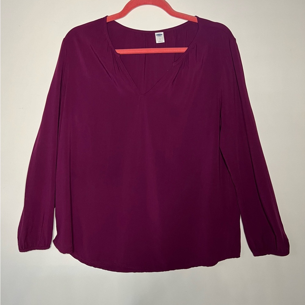 Old navy blouse lightweight v- neckline ballon long sleeves